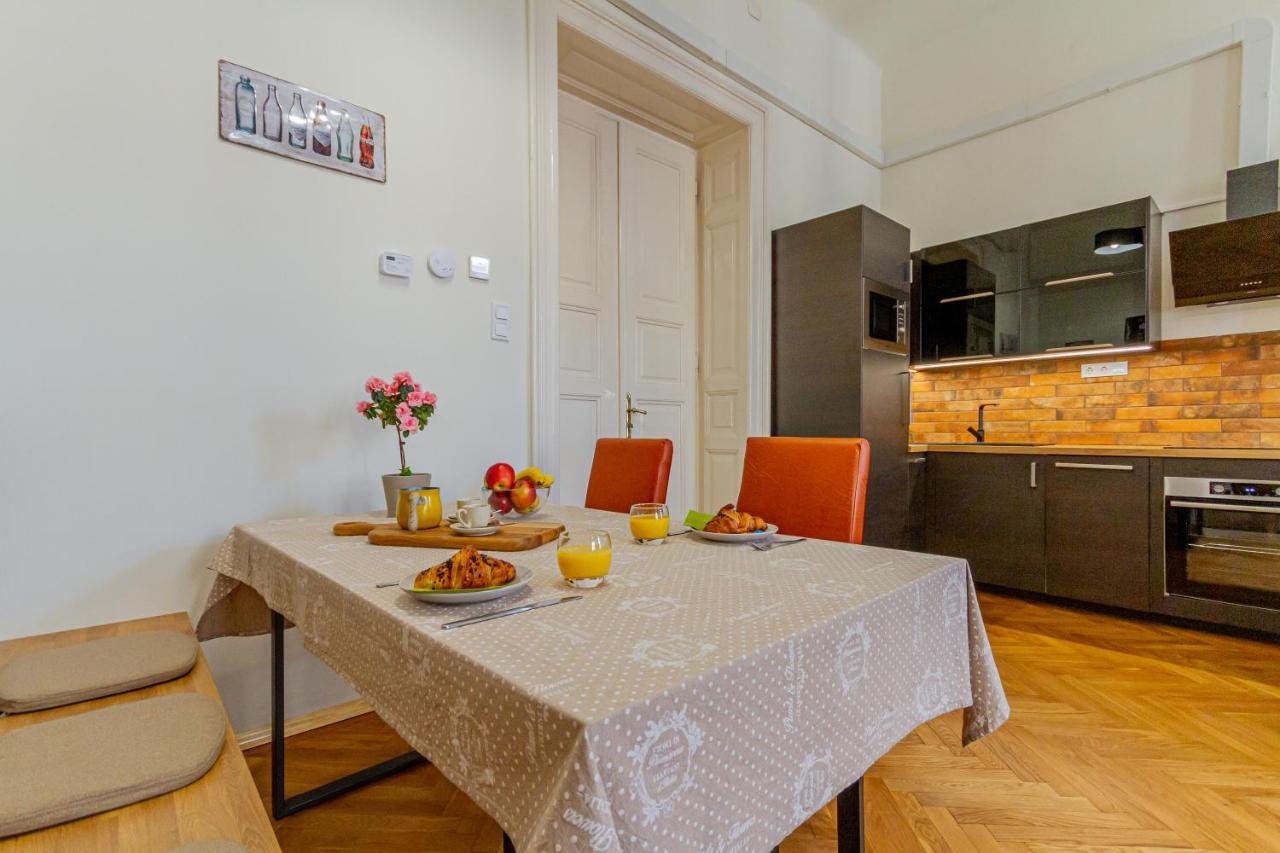 Supercentral Boutique Suite Budapeste Exterior foto